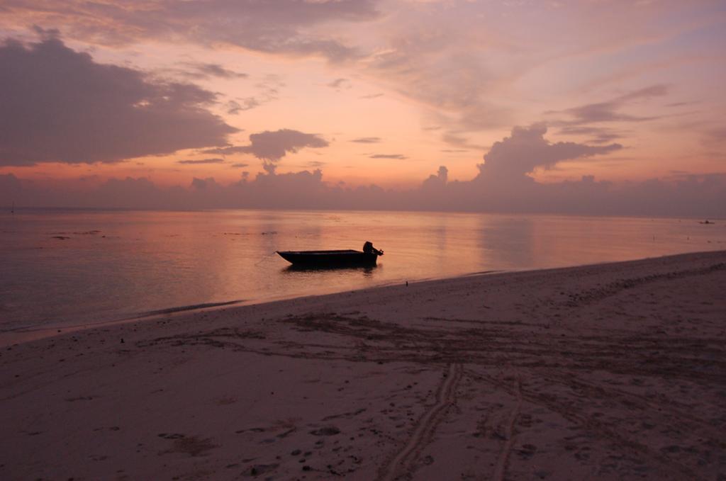 Vaali Maldives Island Escapes & Dive Hotel Фелиду Екстериор снимка